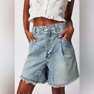 FREE PEOPLE - Size Small
We The Free, Nelson Denim Harem Shorts
NEW